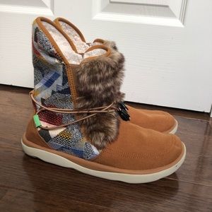 Women's Sanuk Tripper Flurry Brown Boots